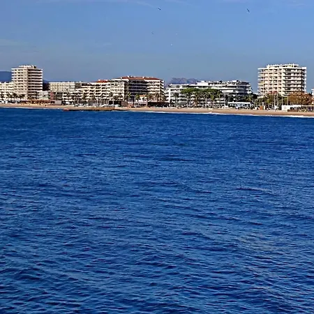Rez De Jardin Proximité Et Centre * Saint-Raphaël