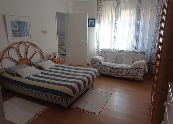 T2 Rez De Jardin Proximite Et Centre * Сен-Рафаэль